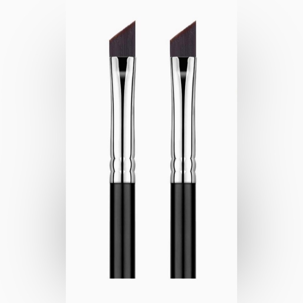 NWT fine angled eyeliner brushes -2 brushes in a package